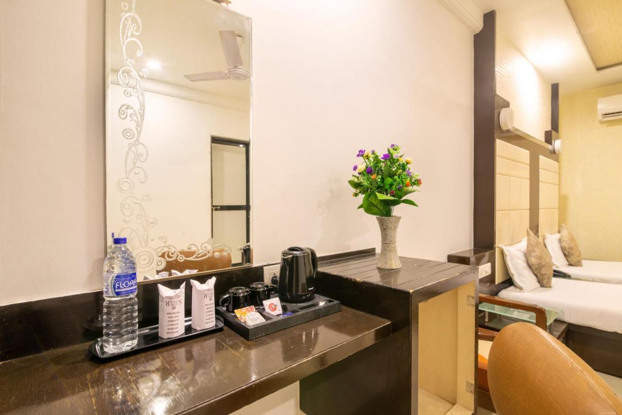 Hotel Satkar Σουράτ Εξωτερικό φωτογραφία
