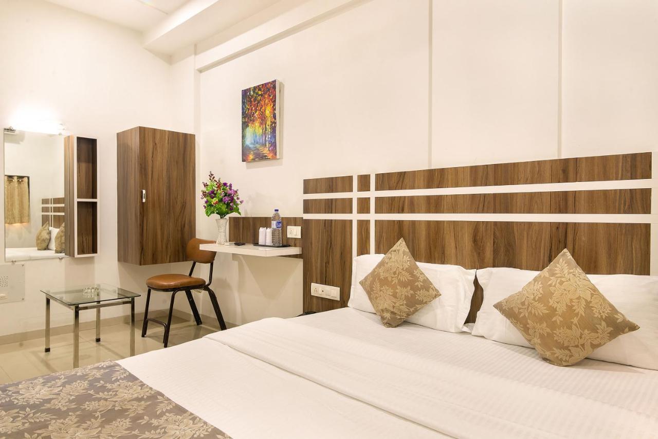 Hotel Satkar Σουράτ Εξωτερικό φωτογραφία