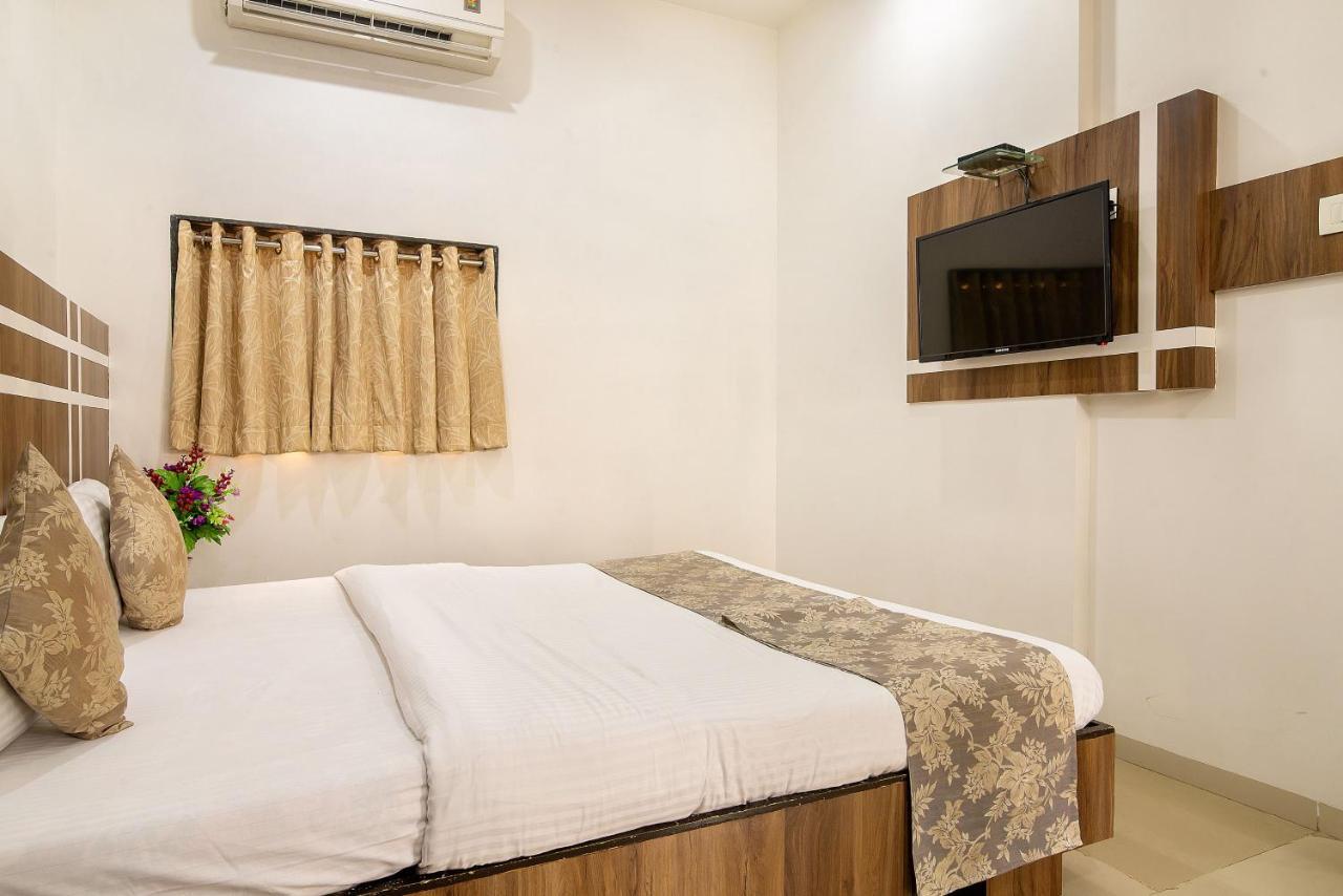 Hotel Satkar Σουράτ Εξωτερικό φωτογραφία