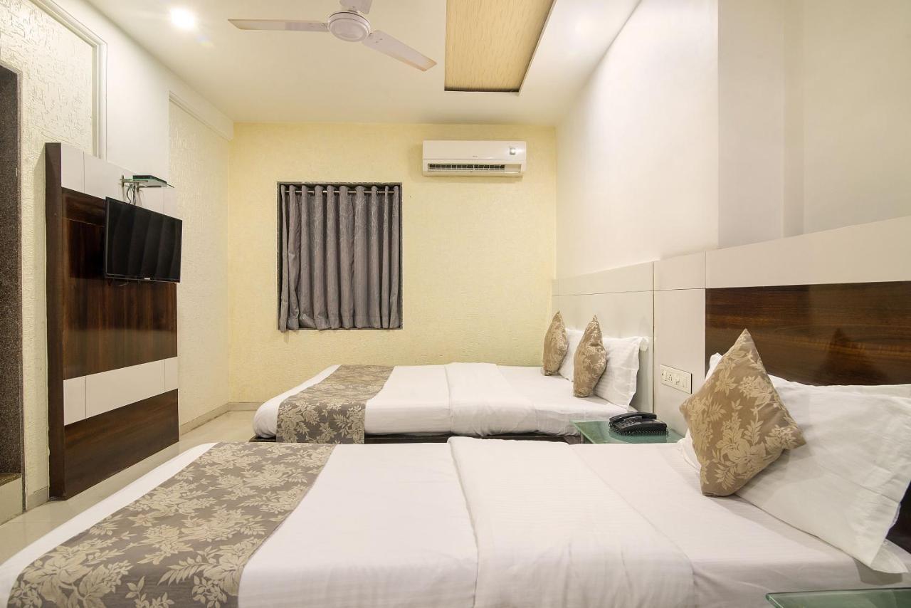 Hotel Satkar Σουράτ Εξωτερικό φωτογραφία