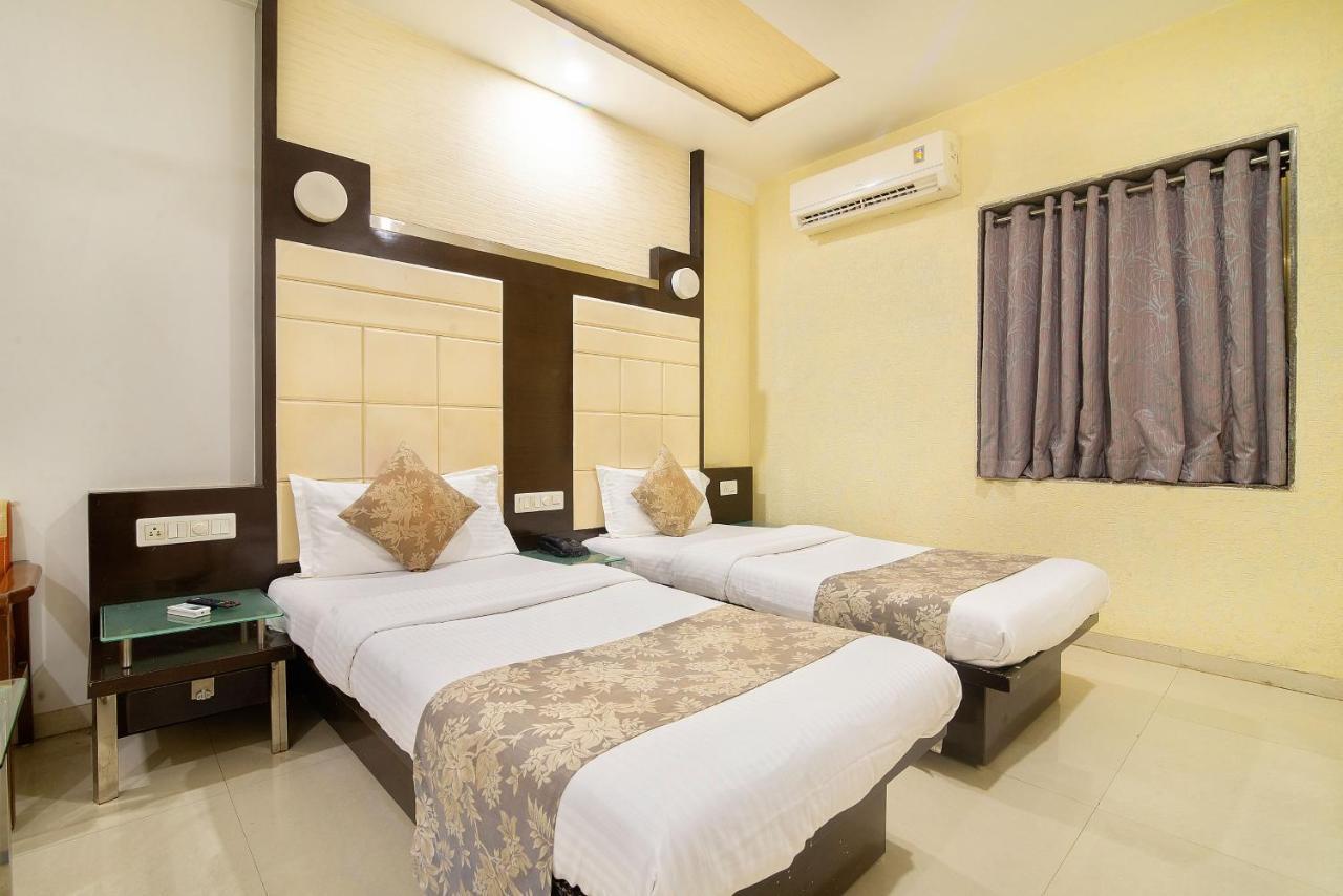 Hotel Satkar Σουράτ Εξωτερικό φωτογραφία